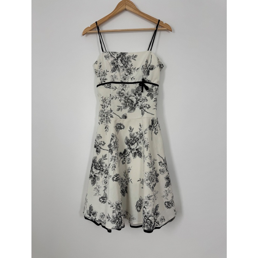 B. Smart Fit and Flare Dress Women Size 5/6 Ivory Black‎ Floral Velvet Bow Zip